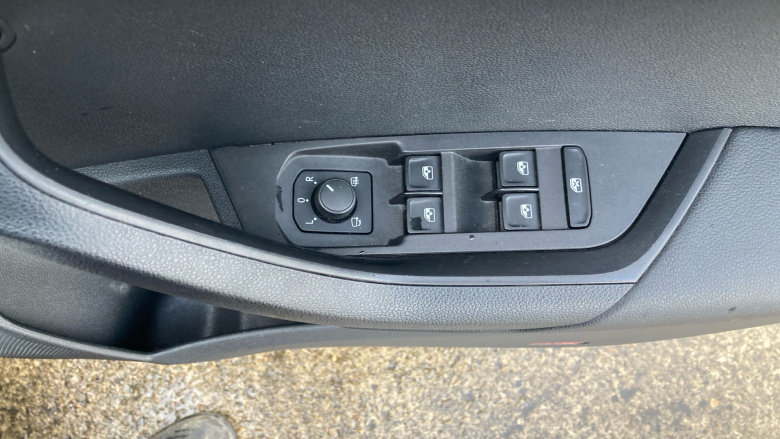 Skoda Karoq 1.5 TSI SE Technology 5dr DSG Petrol Estate